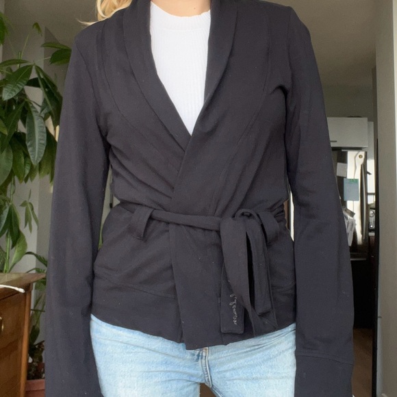 Lululemon Wrap Tie-Up Black Cardigan - Picture 2 of 8